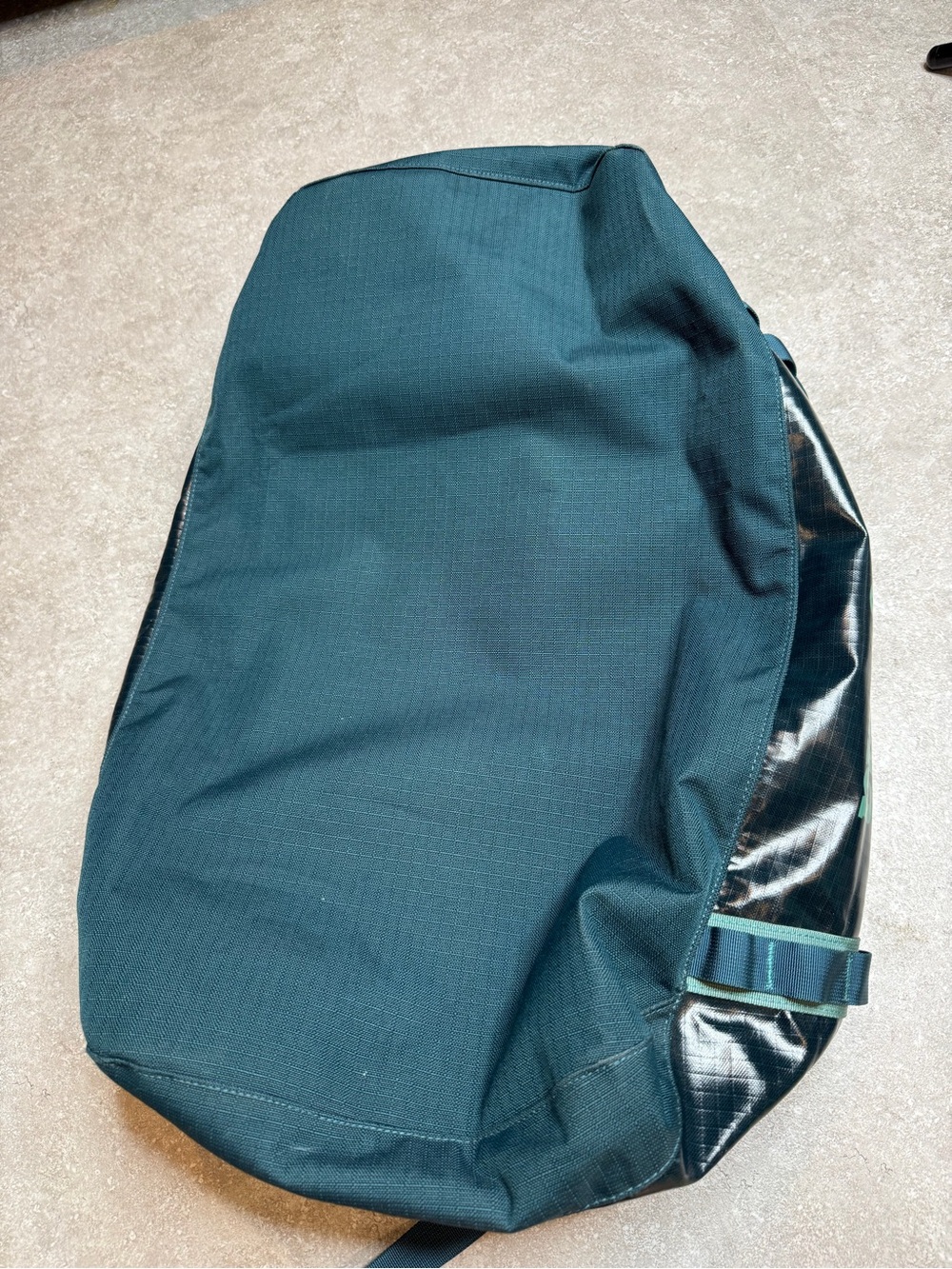 Patagonia Black Hole Duffle 60L in blue teal waterproof hiking camping backpack - Picture 3 of 16